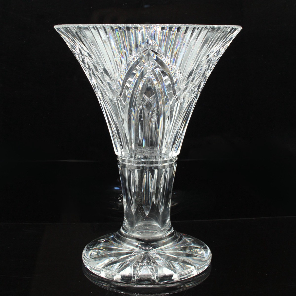 Waterford Crystal: Romance of Ireland Vase, 10″ – Like New
